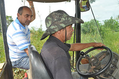 Prefeito Everaldo acompanha o serviço de perto