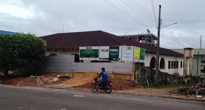 Com a reforma atrasada em algumas escolas da rede estadual de ensino, gestores estudam locais para remanejar alunos