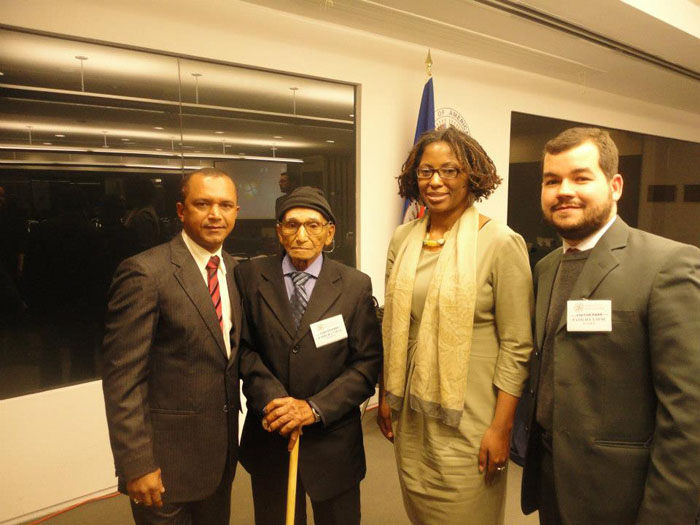 Luziel Carvalho Assistente Social do SIACRE e Soldado da Borracha Jose Soares, Presidente da comissão e Defensor Carlos Eduardo, apos a audiência.