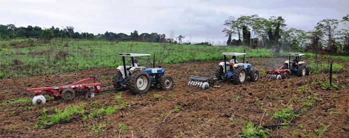 Quase 500 hectares passaram por aradagem em 100 dias de trabalho