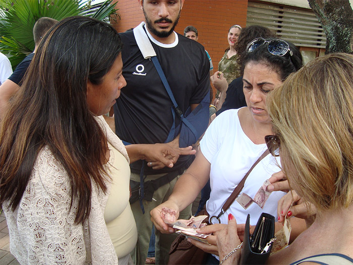 Professores realizam “vaquinha” para rebater criticas do Governo com nota de esclarecimento, numa disputa contra o poder econômico estadual